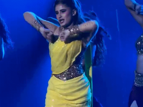 રવિનાના આઈકોનિક સોન્ગ પર રાશાનો જબદસ્ત ડાન્સ