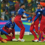 RCB ત્રણ કારણોસર IPL 2025નો ખિતાબ જીતશે  


ધેન્દ્રી નહેજે જીવંત રહે છે
ગુજરાતના લોકોને ઉમેદ છે કે RCB આગામી IPLનો ખિતાબ જીતી શકશે.  


રેવિંડ્રા જાડેજાનો ઘરાકોમાં સ્થાપિત હોવાનો વિશાળ વધારો
પંજાબમાં ખૂબમોટો પ્રશંસક સમુદાય છે.  


મુંબઈમાંના વ્યવસાયિકોને વધુ લોકપ્રિય નહીં હોવાની ચિંતા
પરંતુ RCBના મોટાપાયે પ્રયાસોને કારણે ફેન્સને ખૂબ શ્રેષ્ઠ આતિથ્ય પણ આપી શકાશે.  


આપોઆપ 3 કારણો જણાવે છે જેથી RCB IPL 2025નો ખિતાબ જીતી શકશે.  

સારી રમતના આગવા ડ્રાયવર્સ  
ઝડપી બલેઝેર્ઝ  
ફેન્સનો ખૂબ મજબૂત સમર્થન  


આ કારણોમાં RCBના પીછાકારોના ઉત્તમ પ્રદર્શન, ઝડપી બલેઝેર્ઝની પ્રખર જ્વાળામુખી અને ફેન્સનો મજબૂત સાથ દર્શાવવામાં આવ્યો છે. તેથી આ IPLમાં RCBનો ત્રીજો ખિતાબ જીતવાની ઉમેદ છે.