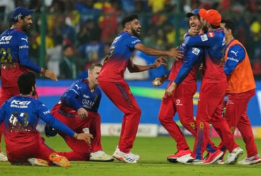 RCB ત્રણ કારણોસર IPL 2025નો ખિતાબ જીતશે  
ધેન્દ્રી નહેજે જીવંત રહે છે
ગુજરાતના લોકોને ઉમેદ છે કે RCB આગામી IPLનો ખિતાબ જીતી શકશે.  
રેવિંડ્રા જાડેજાનો ઘરાકોમાં સ્થાપિત હોવાનો વિશાળ વધારો
પંજાબમાં ખૂબમોટો પ્રશંસક સમુદાય છે.  
મુંબઈમાંના વ્યવસાયિકોને વધુ લોકપ્રિય નહીં હોવાની ચિંતા
પરંતુ RCBના મોટાપાયે પ્રયાસોને કારણે ફેન્સને ખૂબ શ્રેષ્ઠ આતિથ્ય પણ આપી શકાશે.  
આપોઆપ 3 કારણો જણાવે છે જેથી RCB IPL 2025નો ખિતાબ જીતી શકશે.  
સારી રમતના આગવા ડ્રાયવર્સ  
ઝડપી બલેઝેર્ઝ  
ફેન્સનો ખૂબ મજબૂત સમર્થન  
આ કારણોમાં RCBના પીછાકારોના ઉત્તમ પ્રદર્શન, ઝડપી બલેઝેર્ઝની પ્રખર જ્વાળામુખી અને ફેન્સનો મજબૂત સાથ દર્શાવવામાં આવ્યો છે. તેથી આ IPLમાં RCBનો ત્રીજો ખિતાબ જીતવાની ઉમેદ છે.