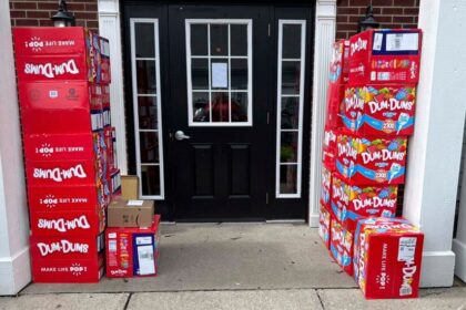 Boy Accidentally Orders 70,000 Lollipops on Amazon: Panic Ensues