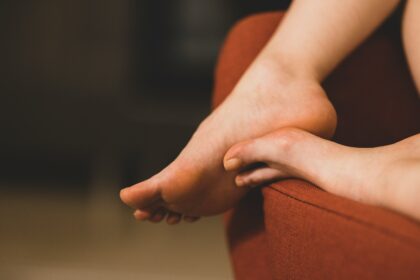 Cracked Heels: A Health Risk to Avoid This Summer - Learn How to Keep Your Feet Smooth