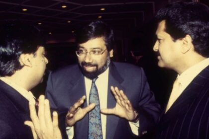 Harsh Goenka Shares 'Then and Now' Picture with Mukesh Ambani, Anand Mahindra: Netizens React with 'You Look Exactly…' | Company Business News