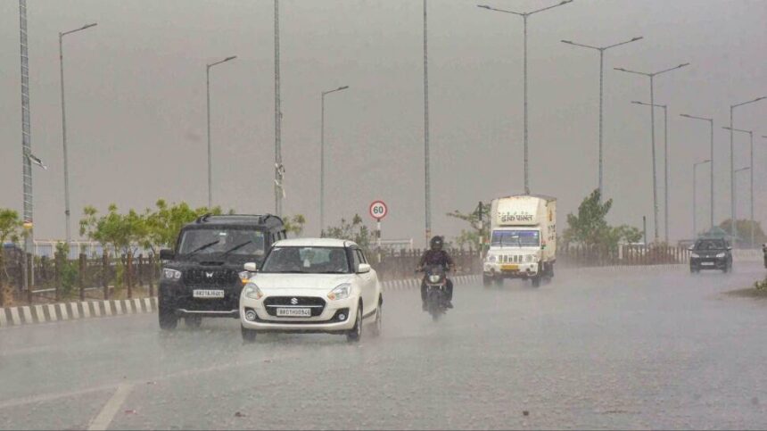 ImD Forecasts Continuous Heavy Rains in Andhra Pradesh: State on High Alert | Latest Weather Bulletin