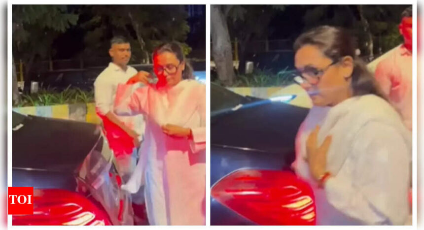 Rani Mukerji Rushes to Anil Kapoor's Residence Following Mother's Death - Watch Video | - The Times of India