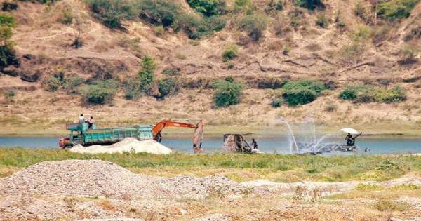 ખાણખનિજ વિભાગની ટીમ ઉપર ખનન માફિયાઓનો હિંસક હુમલો: અજમેર ચોરીમાં ધરપકડ પછીનો અપ્રતિમ સમય જોવા મળ્યો