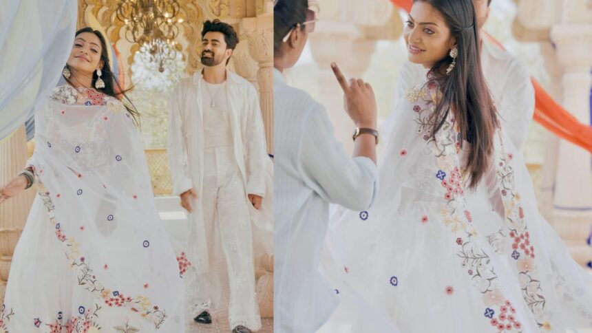 મહાકુંભની વાયરલ ગર્લ મોનાલિસાનો નવો અવતાર, શૂટિંગનો વીડિયો શેર કરી લખ્યું- જાદુ માટે તૈયાર રહો…
મહાકુંભની વાયરલ ગર્લ મોનાલિસા નવી ફિલ્મ ‘જાદુઇ’ માટે તૈયાર
મુન્ના મિશ્રાની પત્ની મોનાલિસા દ્વારા ‘જાદુઇ’ નામની તેમની આગામી ફિલ્મનો વિશ્વાસઘાતી સ્ટીલ સોશિયલ મીડિયાથી શેર કરવામાં આવ્યો છે. આ ફિલ્મમાં મોનાલિસા મુખ્ય ભૂમિકા ભજવશે અને તે સાથે જ એપિસોડ ફોર્મેટમાં શૂટ કરાઈ છે.  
મોનાલિસાએ ઇન્સ્ટાગ્રામ પર તેના આગામી વૈભવી પ્રોજેક્ટનો સ્ટીલ શેર કર્યો છે. સોશિયલ મીડિયા પર આ વીડિયો ખૂબ જ વાયરલ થઈ રહ્યો છે. આ વીડિયોમાં મોનાલિસાએ એક ઝરણાની પાછળ તેજસ્વી, રહસ્યમય અને હીરાને અપનાવતા એક ગંભીર દૃશ્ય લઈને ઘરમાળા સાથે વાળા અને અપસરોમાં સાહજિક રહસ્યમયતાની વાર્તા બનાવી છે.  
તેના સોશિયલ હેન્ડલમાં “Get Ready for some Magic. #JADUI on the way…Grab the popcorn," લખ્યું હતું. તેના ફેન્સએ આ વીડિયોથી ખૂબ આકર્ષી કેટ્સ —@d_babydoll જણાવે છે: "સેવારિસની કમ્બો પર 2 કરતા વધુ અને 3 કરતાં ઓછું તૈયાર છે. ગ્લેમરસ લૂક."  
આગળ જોવા મળ્યું, ‘જાદુઇ’ 31 ઓક્ટોબર, 2024 ના રોજ રીલિઝ થશે. આ પ્રોજેક્ટના ક્રિએશનમાં નિષ્ણાત, રમેશ તલવાર અને શ્યામ સુન્દર દ્વારા લખેલી કહાની લોકોને સક્રિય કરે છે અને તેમાં મીનાક્ષી, સૌરાભ પી. વર્મા, સૌદીપ આહુજા, નાજ્મા વેકારી, અર્પિતા અને અન્ય ઘણા લોકો મુખ્ય ભૂમિકા ભજવે છે.  
મોનાલિસા અભિનેત્રી અને બહુમુખી કલાકાર છે અને તેણીએ ઘણી ફિલ્મોમાં અપનું અભિનય દર્શાવ્યું છે. તેની આગામી ફિલ્મ ‘જાદુઇ’ ઘણી રહસ્યમયતા અને જાદુ ભરપૂર રહેશે. આ ફિલ્મમાં નિર્માણકર્તા અને જાણીતા ગુજરાતી ફિલ્મક્ષેત્રના અભિનેતા મુન્ના મિશ્રા પણ જોડાયેલા છે.  
આકર્ષણસ્પદ અને પ્રેમી કુટુંબ દ્વારા સ્વાગત યોજાયેલ સોશિયલ મીડિયા ઉત્સાહે 'હા કુટુંબ'ના સારા પ્રમાણમાં અર્પણ પ્રતિભાવ આપે છે. તેઓ બતાવે છે કે તેમાં સાચી માનવીયતા અને આનંદમય બનાવીને પ્રેરણાદાયી અને મનોરંજક ફિલ્મો દ્વારા પ્રેક્ષકોને બાંધી રાખવામાં સફળ થાય છે.