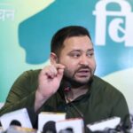 મોટા ભાઈને પાર્ટીમાંથી હાંકી કઢયા, તેજસ્વીએ કહ્યું- તે પુખ્ત છે, તે કોઈને કંઈ પૂંછતા નથી: સમાચાર સાર સંક્ષેપ  
મોટા ભાઈને પાર્ટીમાંથી હાંકી કઢયા, તેજસ્વીએ કહ્યું- તે પુખ્ત છે, તે કોઈને કંઈ પૂંછતા નથી
મોટા ભાઈને પાર્ટીમાંથી હાંકી કઢયા, તેજસ્વીએ કહ્યું- તે પુખ્ત છે, તે કોઈને કંઈ પૂંછતા નથી
અમારી જાણ

તેજસ્વી યાદવે પાર્ટીમાંથી મોટા ભાઈ તેજ પ્રતાપની સભ્યતા રદ કરી.
તેજ પ્રતાપના સોશિયલ મીડિયા અપડેટ્સ લખાણમાં રજૂ કર્યું.
તેજસ્વીએ કહ્યું કે તેજ પ્રતાપ એ 'પુખ્તપણે વર્તે છે અને કોઈને કંઈ પૂંછતા નથી'.
પાર્ટીના અન્ય વરિષ્ઠ સભ્યોની સત્તામાં આ પગલું લેવાયું છે.

આ પણ વાંચો: કોંગ્રેસના વકીલનું હિંદુ વિરોધી નિવેદન,ધારાસભામાં ભડકો વધ્યો
આ પણ વાંચો: મોદીની ફર્સ્ટ ગેલપ 2024માં સૌથી વધુ શાળાઓ બંધ કરનારા રાજ્યો જાહેર,િસ્ટમાં એક રાજ્યનું નામ કોઈએ ન કલ્પ્યું હોત