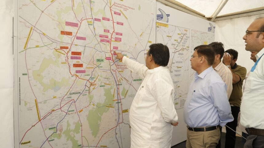 હજારો કરોડના પ્રોજેક્ટ્સઃ ગુજરાતમાં નમો શક્તિ એક્સપ્રેસવે સહિત બે મોટા પ્રોજેક્ટ્સ ઉપર કામ ચાલુ
અમદાવાદ, 2 જુલાઈ, 2024 - ગુજરાતમાં વિકાસના નવા પ્રતિમાને આકાર આપતા હજારો કરોડના બે મોટા પ્રોજેક્ટ્સ ઉપર કામ શરૂ થઈ ગયું છે. આ પ્રોજેક્ટ્સમાં 15,000 કરોડ રૂપિયા ખર્ચાળ નમો શક્તિ એક્સપ્રેસવે અને 21,000 કરોડ રૂપિયાના ઔરંગાબાદ થી અમદાવાદ પુનર્વસ ગતિમાર્ગ પ્રોજેક્ટનો સમાવેશ થાય છે.
નમો શક્તિ એક્સપ્રેસવે સોલર ઊર્જાથી સંચાલિત થશે અને દૂષણ મુક્ત માળખાકીય પ્રોજેક્ટ ખાતે અગ્રેસર રહેશે. અહીં ઉદ્ગમથી લઈને અંત સુધીની વિવિધ સુવિધાઓ સોલર ઊર્જાનો ઉપયોગ કરશે, જેમાં બાથરૂમ્સ, રેસ્ટોરાં અને ટોલ નાકાઓનો સમાવેશ થશે. આ ઉપરાંત, પ્રોજેક્ટમાં સિમેટ્રિકલ કોન્ક્રિટ વાઇડર્સ અને નોન સ્ટોપ ટોલ સુવિધાનો પણ ઉપયોગ થશે.
નમો શક્તિ એક્સપ્રેસવે ગુજરાતને એક અહીંના વિકાસ અને સમગ્રતાની દિશામાં એક મહત્વપૂર્ણ પગલું રહેશે. અન્ય પ્રોજેક્ટ પણ ગુજરાતના વિકાસમાં મહત્વપૂર્ણ ભૂમિકા અદા કરશે.
ગુજરાતના અધિકારીઓ અને વિકાસના મંત્રીશ્રી કહે છે કે આ પ્રોજેક્ટ્સ ગુજરાતના આંતરિક વિકાસમાં મહત્વપૂર્ણ યોગદાન આપશે અને રાજ્યની આર્થિક વૃદ્ધિને વેગ આપશે.