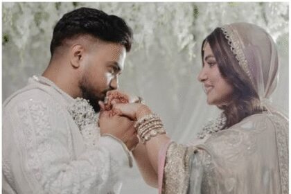 યે રિશ્તા: 11 વર્ષના વેવાઈ પછી હિના ખાન અને રોકી જયસ્વાલ એકબીજાના થયા... હિનેની લડાઈ કેન્સર સાથે
## 'યે રિશ્તા...' ફેમ હિના ખાન હિન્દુ છોકરાને પરણી: 11 વર્ષના અફેર બાદ 'અક્ષરા' અને રોકી જયસ્વાલ એકબીજાના થયા, એક્ટ્રેસ બ્રેસ્ટ કેન્સર સામે જંગ જીતી હતી
The phrase ‘Ya Rishta…’ is being widely discussed on social media and the reason behind it is the second marriage of popular television actor and model Hina Khan. Hina Khan, who gained fame for her role in the TV show ‘Yeh Rishta Kya Kehlata Hai’, tied the knot with her long-time boyfriend Rocky Jaiswal in an intimate wedding ceremony held in Kashmir.
In the past few years, Hina Khan had been fighting a battle with breast cancer, which she successfully overcame. This news not only comes as a relief but also sparks joy for her fans and well-wishers worldwide, who have been supporting her throughout her journey.
Hina Khan, who is now 34 years old, met Rocky Jaiswal almost 11 years ago, and their relationship has grown stronger with time. The couple chose Kashmir as their wedding destination, seeking blessings and serenity in the beautiful landscapes of the valley.
It is worth mentioning that Hina Khan underwent surgery twice for her breast cancer treatment. Her resilience and determination to fight the disease are truly inspiring, and she has emerged as a symbol of strength for many women facing similar challenges.
The wedding of Hina Khan and Rocky Jaiswal marks the beginning of a new chapter in their lives. As they embark on this journey together, their fans and loved ones extend their heartfelt wishes for a lifetime of happiness and togetherness.
This news has been widely covered by the media, with newspapers and television channels reporting the joyous occasion. The couple’s wedding pictures have also gone viral on social media platforms, garnering thousands of likes and comments from fans and followers.
Hina Khan’s journey from being a popular television actor to becoming a cancer survivor and now a married woman is an inspiration to many. She has shown immense courage and determination in overcoming life’s challenges and continues to be an influential figure in the entertainment industry.
As Hina Khan and Rocky Jaiswal begin their married life, they are undoubtedly surrounded by love and support from their fans, friends, and family. The couple’s love story is a testament to the power of love, resilience, and the ability to overcome any obstacle that comes their way.