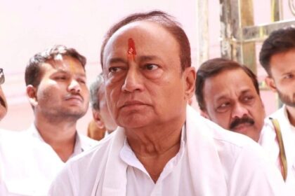 Digvijaya Singh's Brother's Try to Protect Congress Chief|Output from Attacks on the Top Politics Website - News,bullseye