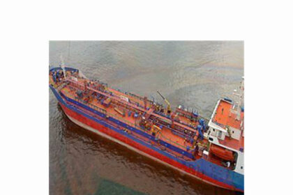 India Battles Oil Spill After Container Ship Sinks