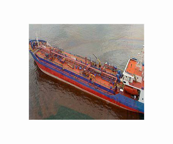 India Battles Oil Spill After Container Ship Sinks