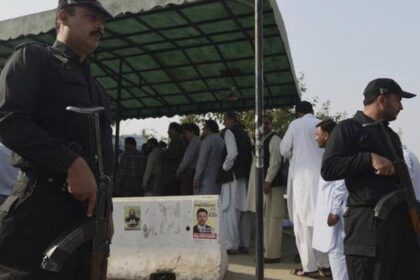 Pakistani Police Detain Over 1,500 Supporters of Imran Khan